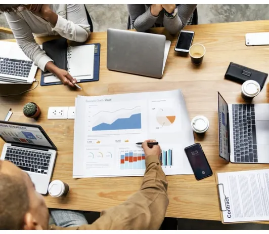 Elevando Seu Negócio com Expertise em Comércio Exterior